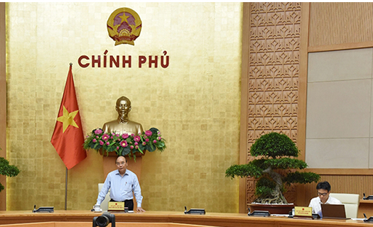 Thủ tướng: Xem xét mở lại đường bay thương mại quốc tế